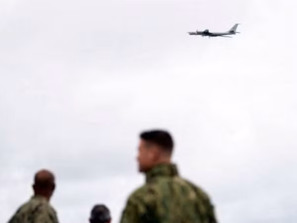 Tu-142 Nga xuất hiện ngay tại khu vực hải quân NATO đang tập trận ảnh 1