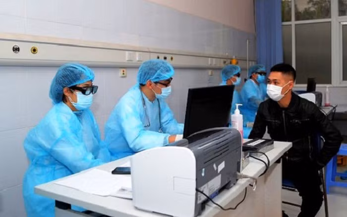 Các cơ sở cách ly tuân thủ nghiêm ngặt quy trình để hạn chế sự lây lan dịch Covid-19 ảnh 2