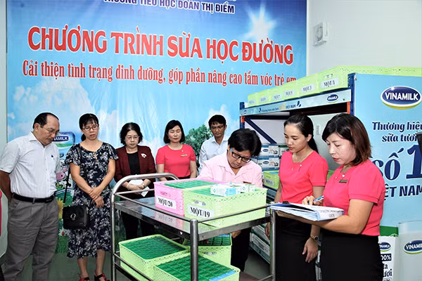TP. Hồ Chí Minh phối hợp tốt trong công tác triển khai chương trình Sữa học đường ảnh 2