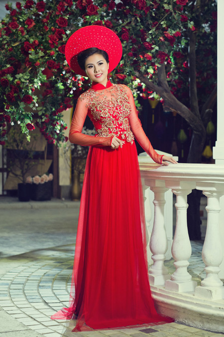 Vân Trang "gợi ý" những mẫu áo dài lộng lẫy chuẩn bị cho mùa cưới ảnh 10