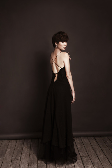 Kim Nhã "lột xác" thành quý cô, hờ hững khoe lưng thon ảnh 4 Kim Nhã "lột xác" thành quý cô, hờ hững khoe lưng thon ảnh 4