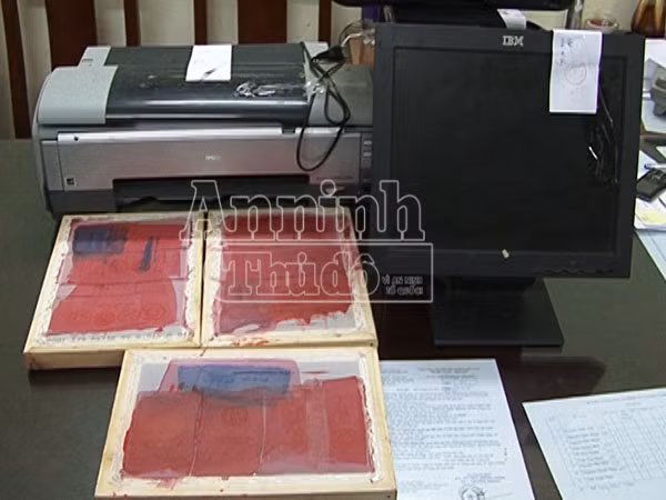 "Bôi trơn" 450 triệu đồng để xác nhận ký quỹ 5 tỷ, không ngờ nhận bộ hồ sơ... giả ảnh 3