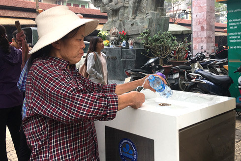 Hà Nội đưa vào sử dụng hàng loạt tiện ích miễn phí phục vụ người dân ảnh 1