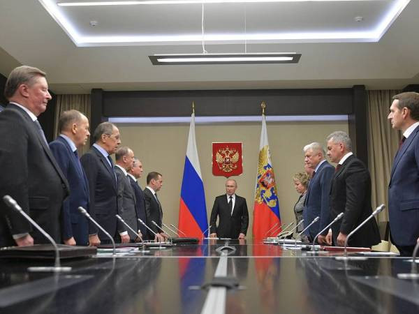 Ông Putin thông báo cho Hội đồng An ninh Nga kết quả hội nghị thượng đỉnh Bộ tứ Normandy ảnh 1