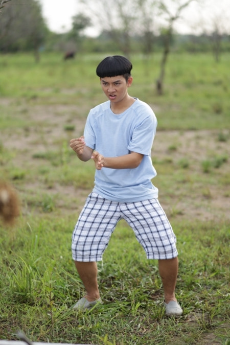 Hoài Lâm hài hước với kiểu tóc "đầu nấm" trong phim Tết ảnh 3