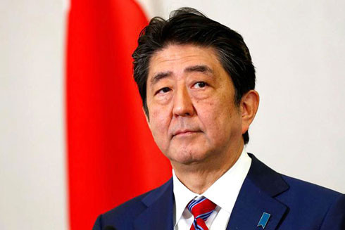 Dù kiểm soát thành công Covid-19, số phiếu tín nhiệm của Thủ tướng Nhật Bản vẫn giảm mạnh ảnh 1