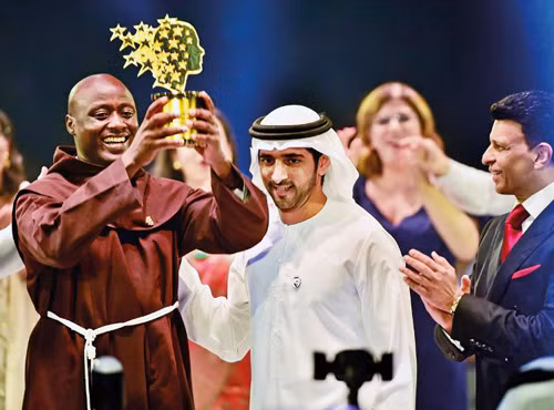 Chân dung "thầy giáo làng" ở Kenya - người xuất sắc giành giải "Giáo viên toàn cầu" 2019 ảnh 1