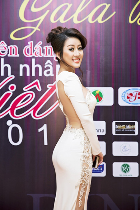 MC Kim Trang lưng trần gợi cảm dự sự kiện ảnh 4