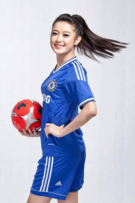 Á hậu Huyền My mê... Chelsea ảnh 1