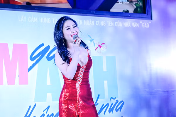 Dàn sao Việt dự ra mắt phim "Cho em gần anh hơn chút nữa" ảnh 9