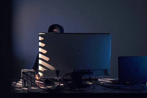 Sự thật về "lò sản xuất" tin tức giả mạo điều hướng dư luận bầu cử Tổng thống ở Mỹ và Indonesia ảnh 1