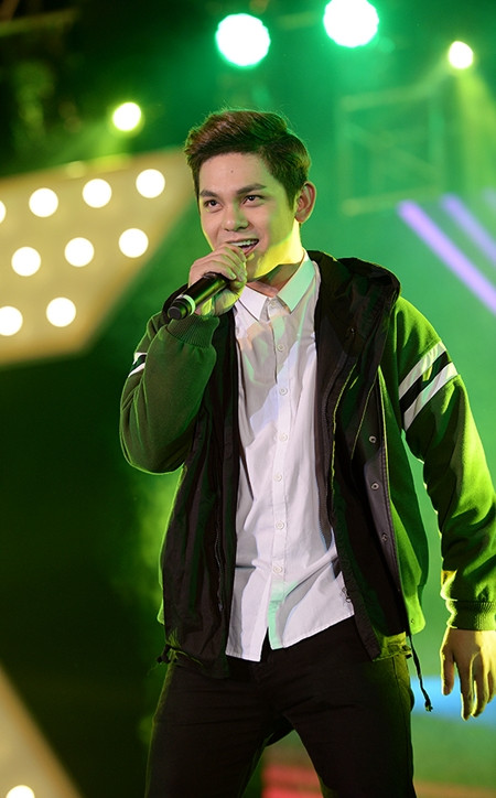 Sơn Tung M-TP "nổi da gà" vì sự cuồng nhiệt của khán giả Vinh ảnh 4