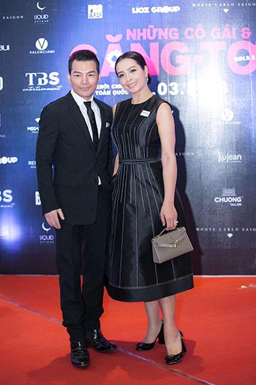 Elly Trần khoe vẻ gợi cảm hết cỡ bên Trần Bảo Sơn ảnh 10