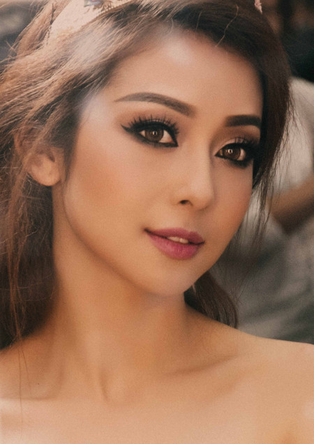 Jennifer Phạm "ghi điểm" bằng những cú lắc hông gợi cảm ảnh 1