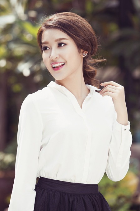 Á hậu Huyền My diện đầm trắng tinh, rạng ngời xuống phố ảnh 8