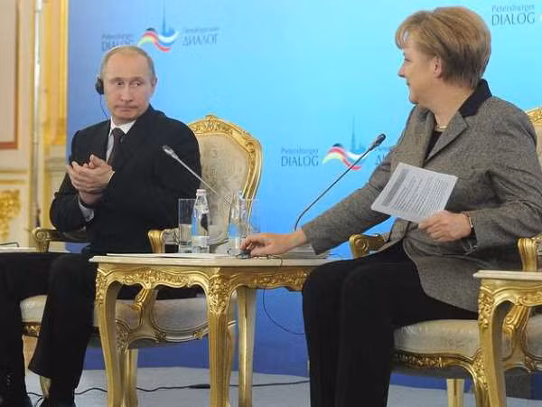 Hai nhà lãnh đạo Nga, Đức được mời tham dự Diễn đàn Đối thoại Petersburg ảnh 1