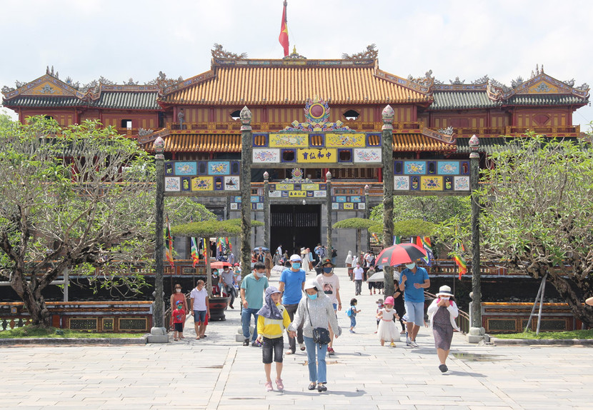 Giảm đến 60% giá tour, du lịch Việt chưa bao giờ rẻ đến thế ảnh 1