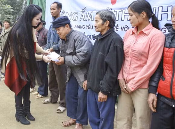 Hoa hậu Ngọc Anh mang đông ấm về xứ Thanh ảnh 6