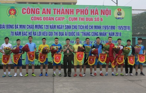 Cụm thi đua số 6 tranh tài ở giải bóng đá mini Chào mừng Ngày sinh nhật Bác ảnh 5