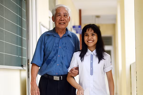 Người thầy thắp sáng những mảnh đời trong bóng tối ảnh 3