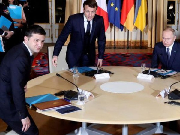 Hai nhà lãnh đạo Nga, Ukraine gặp mặt nhau lần đầu tiên tại Paris ảnh 1 Hai nhà lãnh đạo Nga, Ukraine gặp mặt nhau lần đầu tiên tại Paris ảnh 1