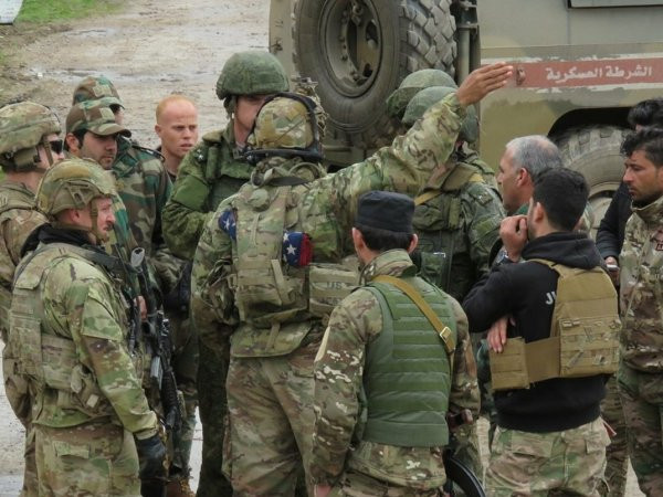 Mỹ tiếp tục chặn đoàn xe quân sự Nga ở miền Bắc Syria ảnh 1