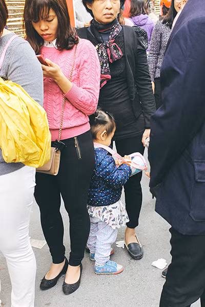 Tiệm vàng lớn xếp hàng dài, tiệm vàng nhỏ ế chỏng chơ ảnh 3