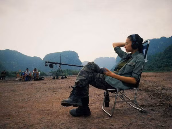 Làm đạo diễn, chỉ cần một chút liều? ảnh 2