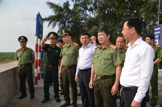 Bộ trưởng Bộ Công an Tô Lâm thăm các đồn Biên phòng thuộc BĐBP Quảng Ninh ảnh 1