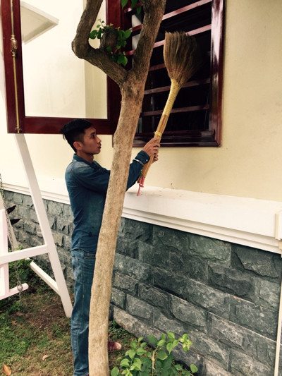 Cận cảnh tên trộm đốt chấn song cửa sổ, đột nhập biệt thự lấy tài sản ảnh 5