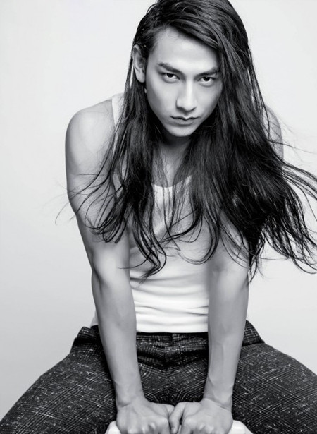 Isaac - thay đổi, hút fan mỗi ngày qua phong cách thời trang ảnh 4 Isaac - thay đổi, hút fan mỗi ngày qua phong cách thời trang ảnh 4