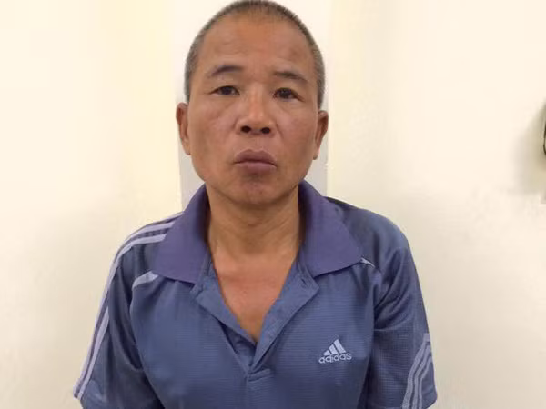 CSGT quật ngã đối tượng tàng trữ ma túy ảnh 1
