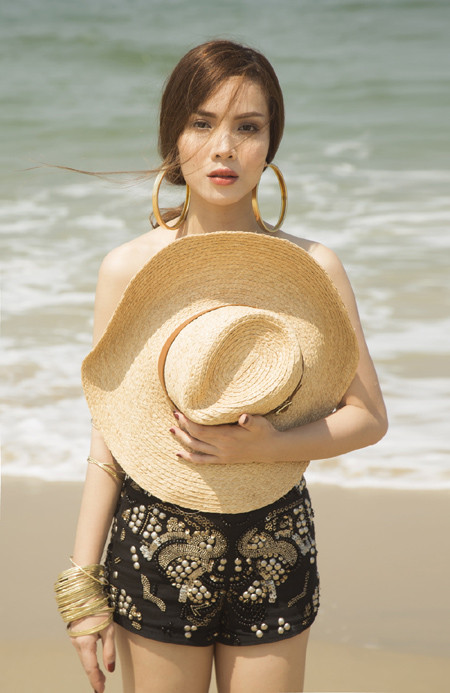 Yến Trang tung ảnh bán nude cực gợi cảm ảnh 6 Yến Trang tung ảnh bán nude cực gợi cảm ảnh 6