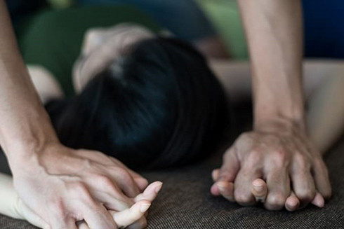 Gặp "yêu râu xanh" khi đi chơi với bạn quen trên mạng ảnh 1