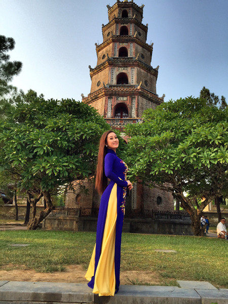 MC Kim Trang khoe vẻ đẹp dịu dàng ở cố đô Huế ảnh 5