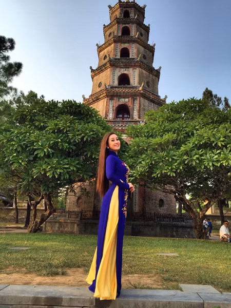 MC Kim Trang khoe vẻ đẹp dịu dàng ở cố đô Huế ảnh 5