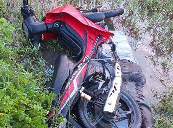 Làm rõ nguyên nhân người đàn ông tử vong dưới ruộng bên cạnh chiếc xe máy ảnh 1
