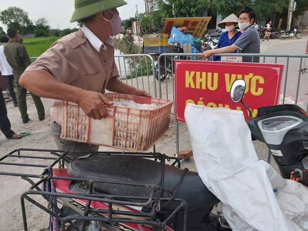 Hà Nội: "Vùng dịch" Covid-19 Dũng Tiến trước giờ kết thúc cách ly ảnh 2 Hà Nội: "Vùng dịch" Covid-19 Dũng Tiến trước giờ kết thúc cách ly ảnh 2