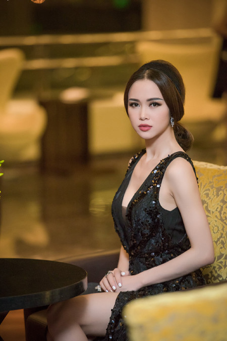 "Đứng hình" trước vẻ quyến rũ đầy ma mị của Vũ Ngọc Anh ảnh 5