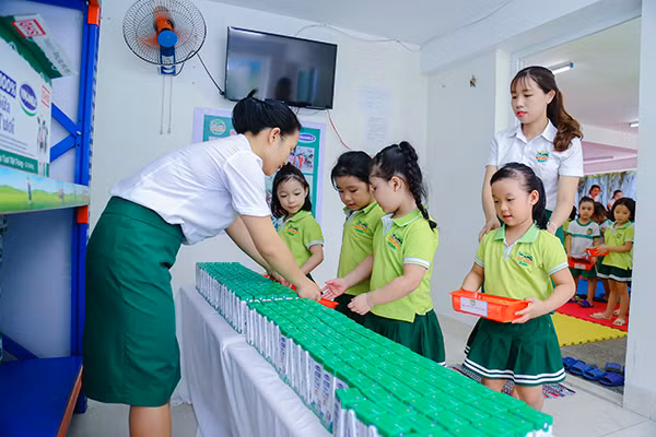 Tâm sự ngày 20-11: Không chỉ dạy chữ mà thầy cô còn là các "chuyên gia" dinh dưỡng! ảnh 2