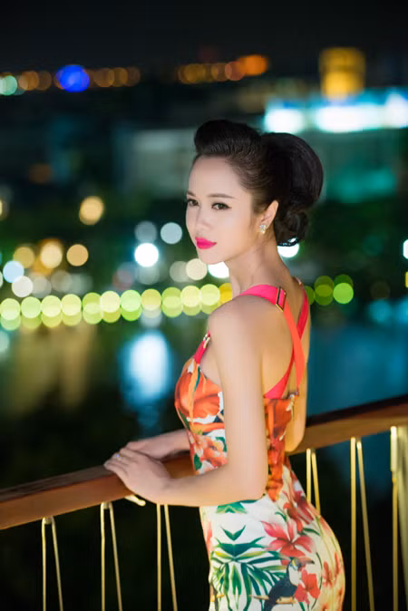 Vũ Ngọc Anh khoe đường cong quyến rũ với vòng một căng đầy ảnh 6