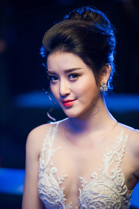 Diện váy xuyên thấu, Á hậu Huyền My khoe vòng một quyến rũ ảnh 7 Diện váy xuyên thấu, Á hậu Huyền My khoe vòng một quyến rũ ảnh 7