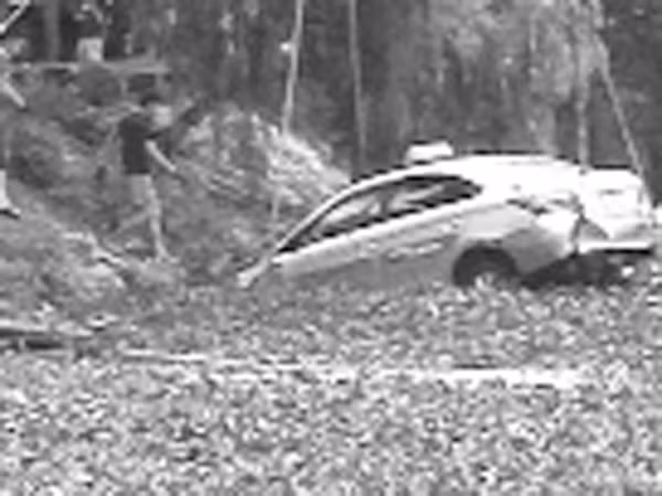 Đang làm rõ nguyên nhân 4 người chết trong xe taxi ảnh 1