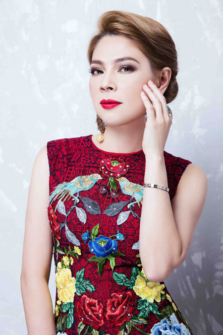 "Búp bê" Thanh Thảo tự tin khoe vóc dáng gợi cảm ảnh 2