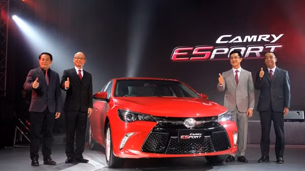 Toyota Camry mang dáng dấp thể thao ảnh 1