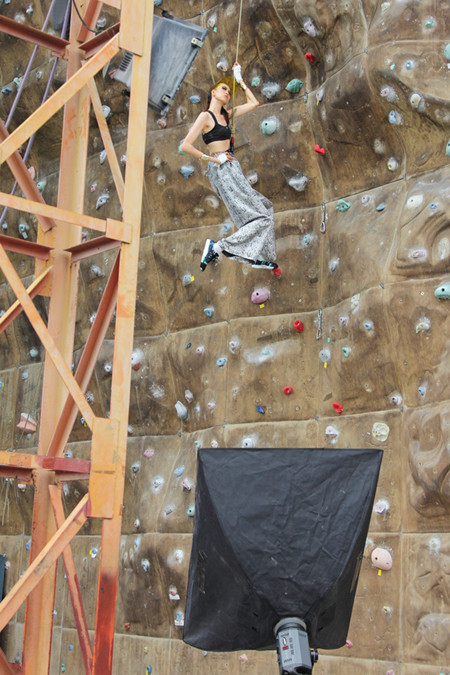 "Kều nữ" Hồng Xuân khóc thét với thử thách chụp ảnh leo núi ảnh 5