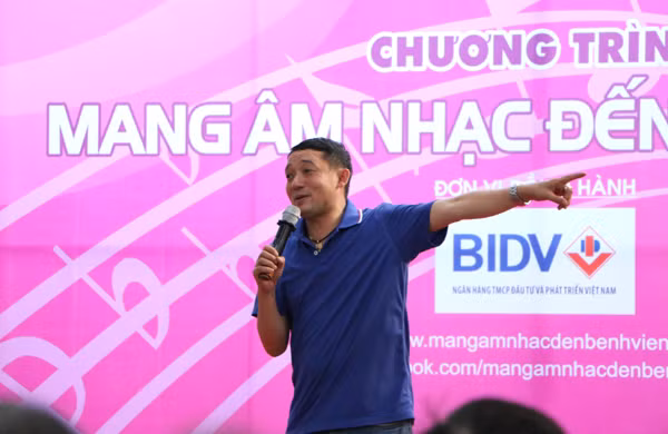 Chiến Thắng - Trà My "khuấy đảo" Bệnh viện Đa khoa tỉnh Vĩnh Phúc ảnh 2