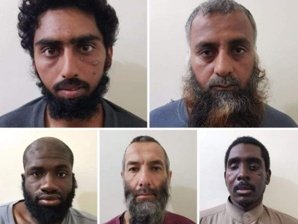 SDF công bố ảnh các tay súng IS nước ngoài bị bắt ảnh 1