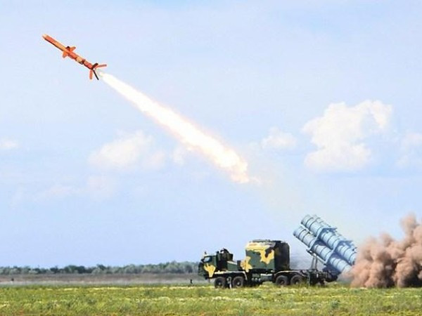 Ukraine tuyên bố sẵn sàng đối đầu quân sự toàn diện với Nga ảnh 1