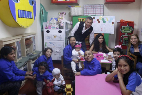 "Người hùng của năm 2018" vinh danh vị bác sĩ có tình yêu không biên giới ảnh 1